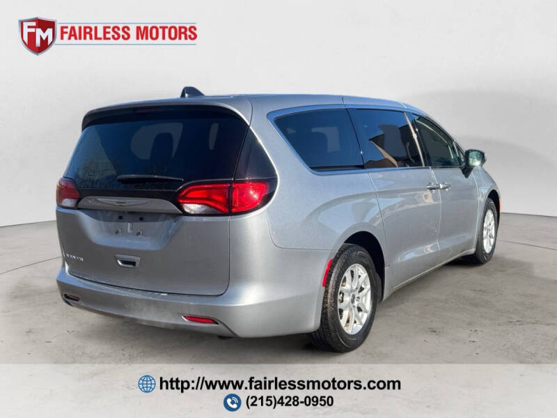 2021 Chrysler Voyager LX