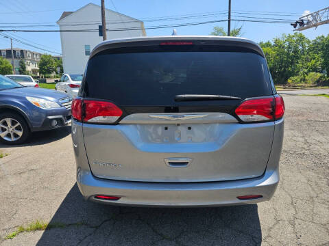 2017 Chrysler Pacifica LX
