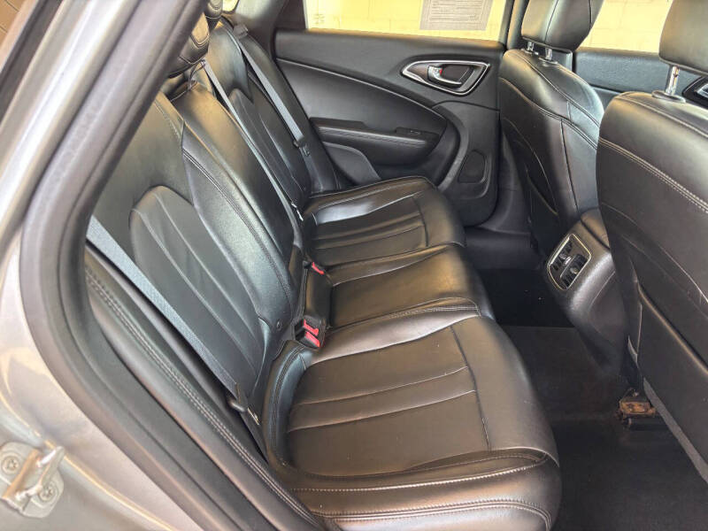 2016 Chrysler 200 C Platinum