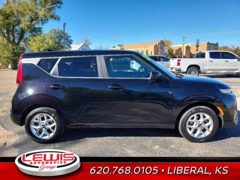 Used 2022 Kia Soul LX with VIN KNDJ23AU1N7156175 for sale in Liberal, KS