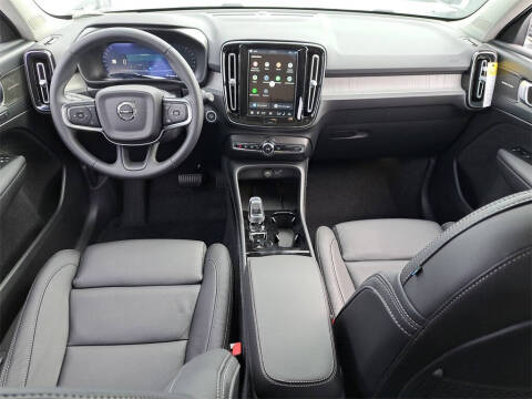 2026 Volvo XC40 B4 Plus