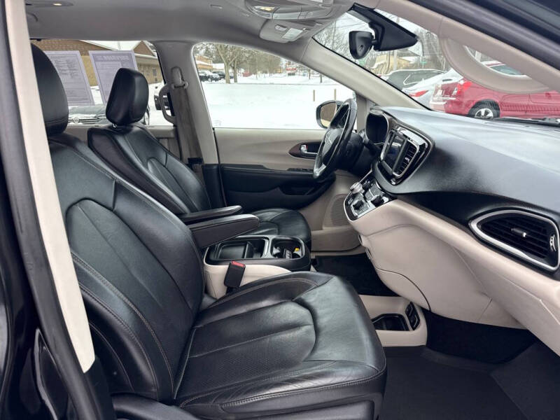 2019 Chrysler Pacifica Touring L