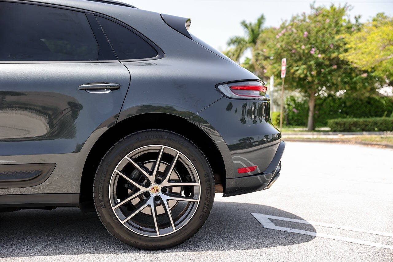 2022 Porsche Macan 27