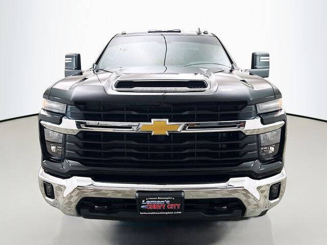 Used 2024 Chevrolet Silverado 2500HD LT with VIN 1GC4YNE70RF119755 for sale in Bloomington, IL