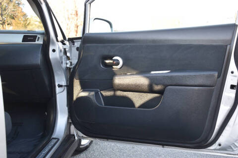 2011 Nissan Versa 1.8 S