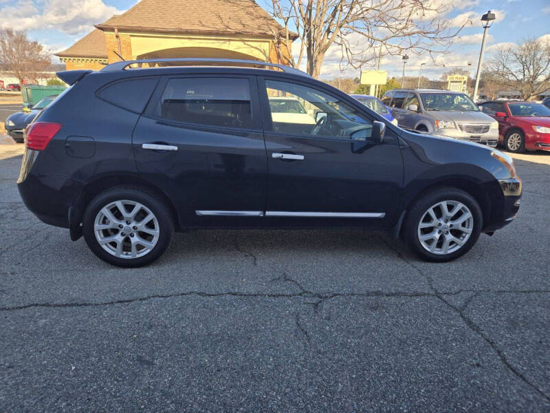 2012 Nissan Rogue SV's photo
