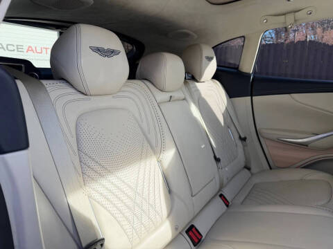 2021 Aston Martin DBX