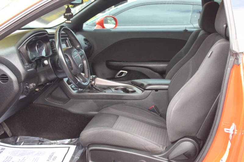 2019 Dodge Challenger SXT