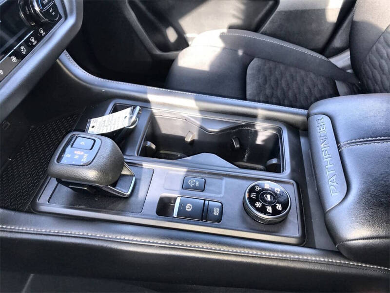 2024 Nissan Pathfinder S