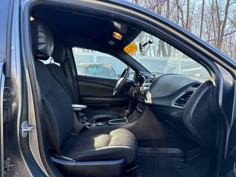 2013 Dodge Avenger SE