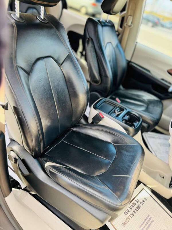 2017 Chrysler Pacifica Touring-L