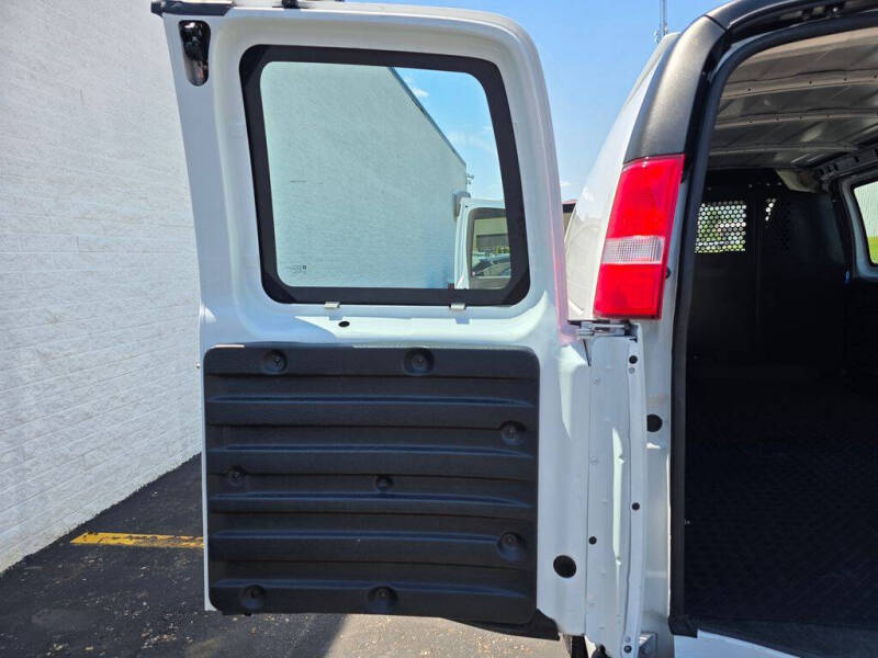 2025 GMC Savana 2500