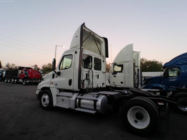 2016 Freightliner Cascadia
