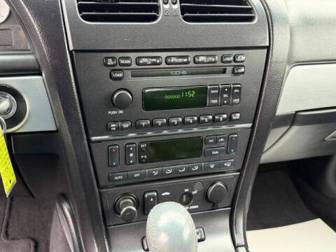 2005 Ford Thunderbird Deluxe