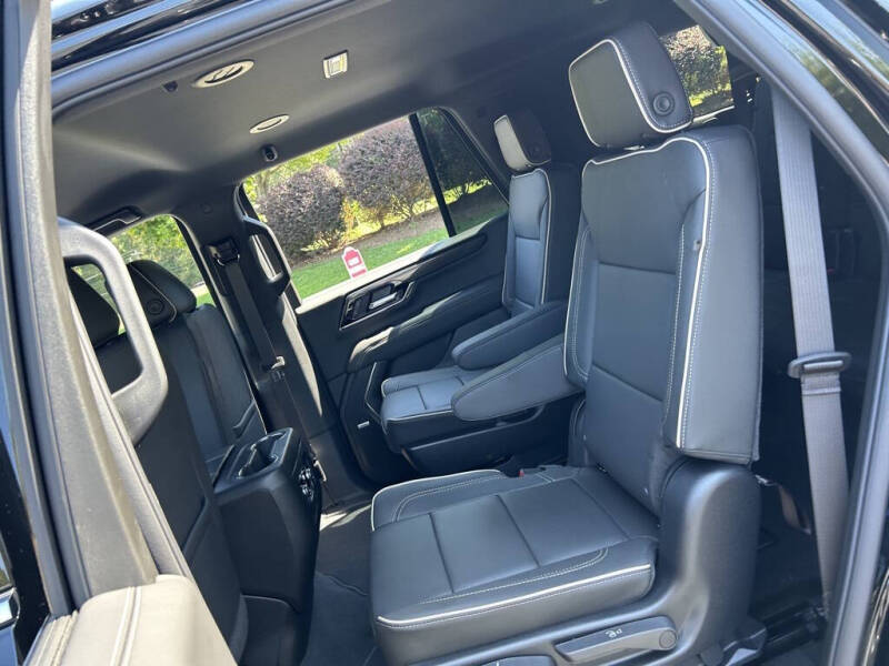 2025 GMC Yukon Elevation