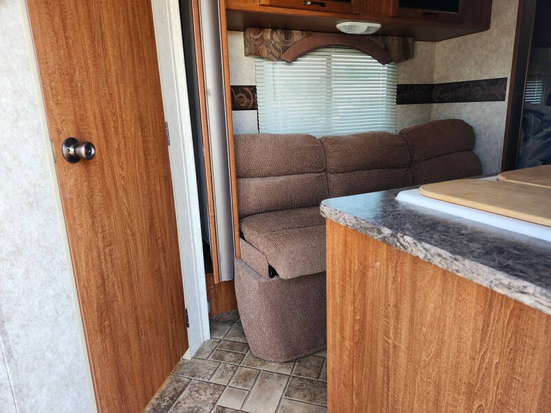 2010 Forest River Surveyor