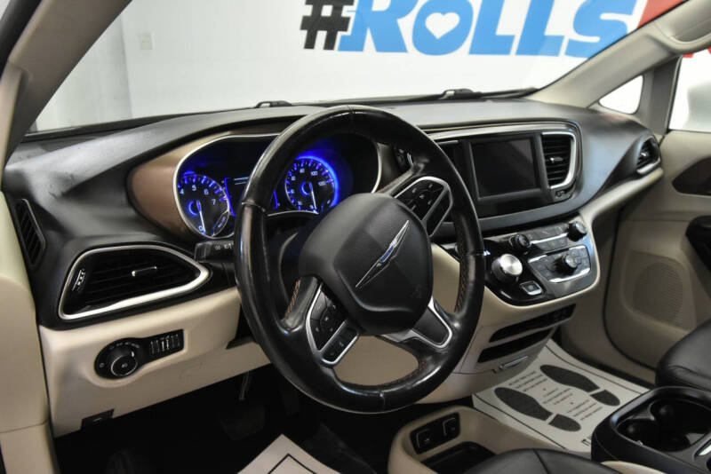 2023 Chrysler Pacifica Touring L