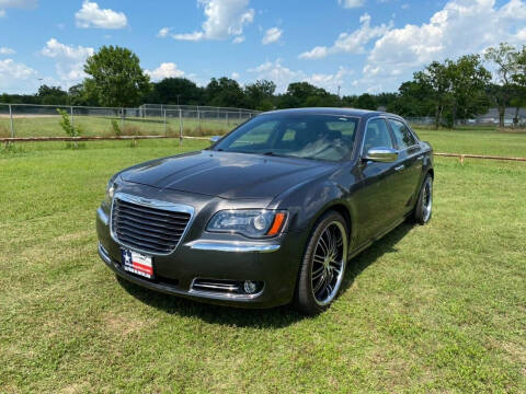 2014 Chrysler 300 for sale at LA PULGA DE AUTOS in Dallas TX