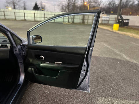 2009 Nissan Versa 1.8 SL