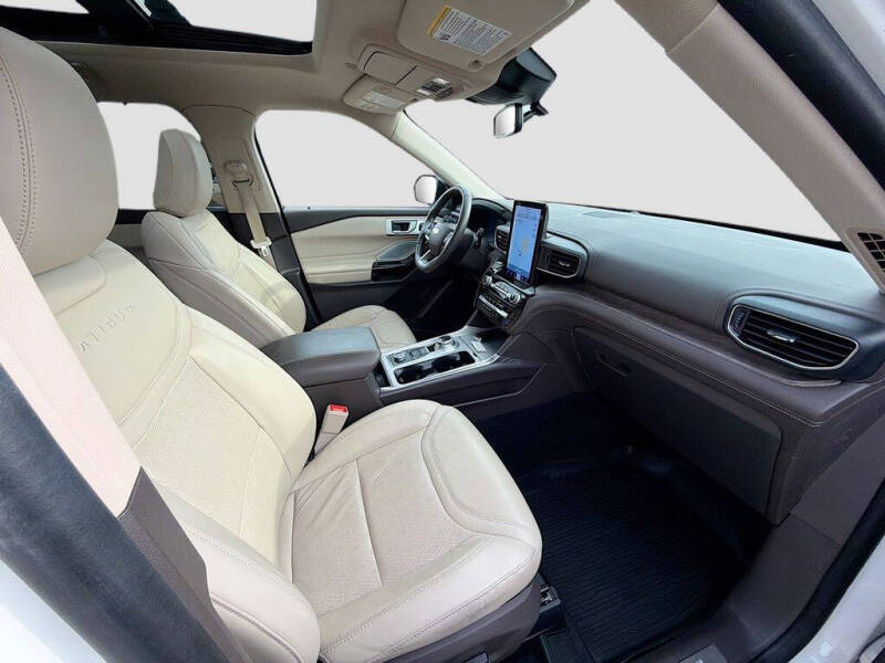 2023 Ford Explorer Platinum