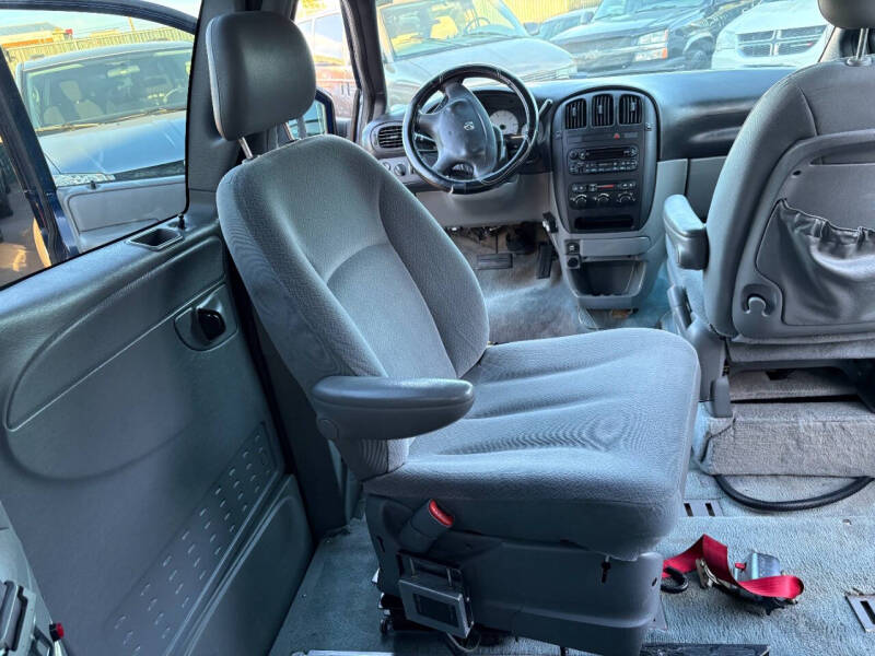 2005 Dodge Grand Caravan SE