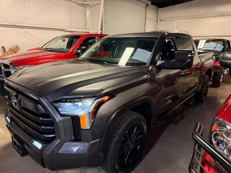 2022 Toyota Tundra SR5's photo