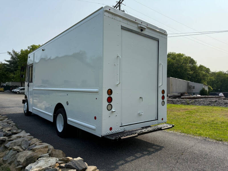 2020 Freightliner MT45 Chassis