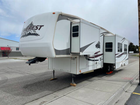 2005 Keystone Everest