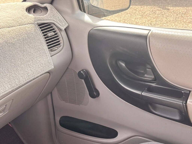 2000 Mazda B-Series