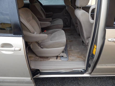 2007 Toyota Sienna LE 8-Passenger