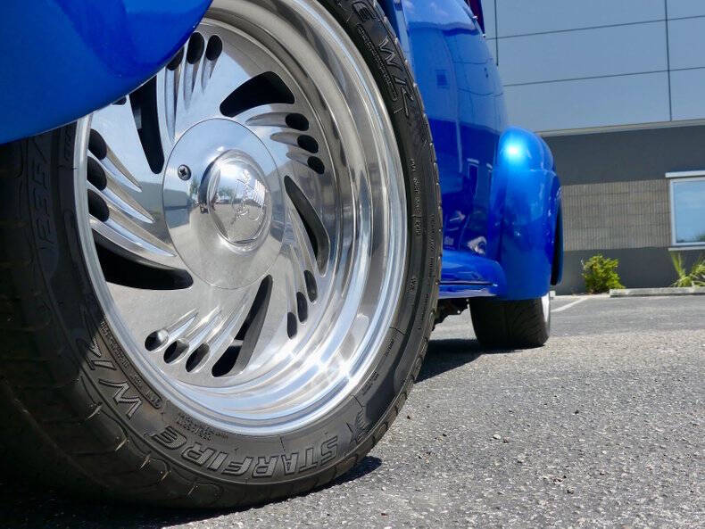 1948 Ford Super Deluxe