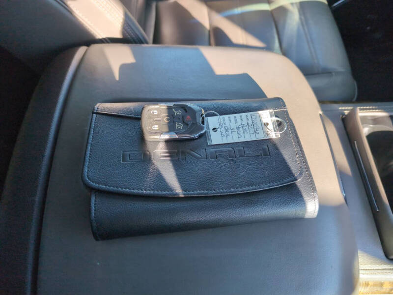2017 GMC Yukon XL Denali