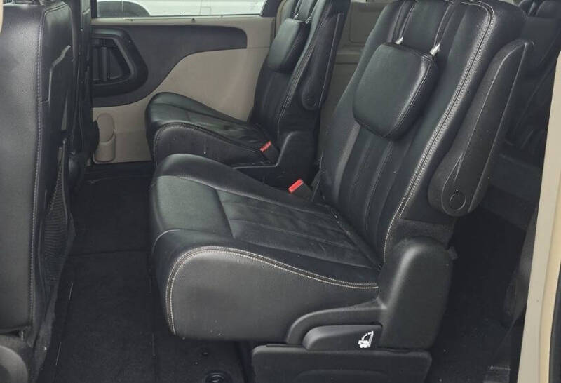 2015 Chrysler Town and Country Touring