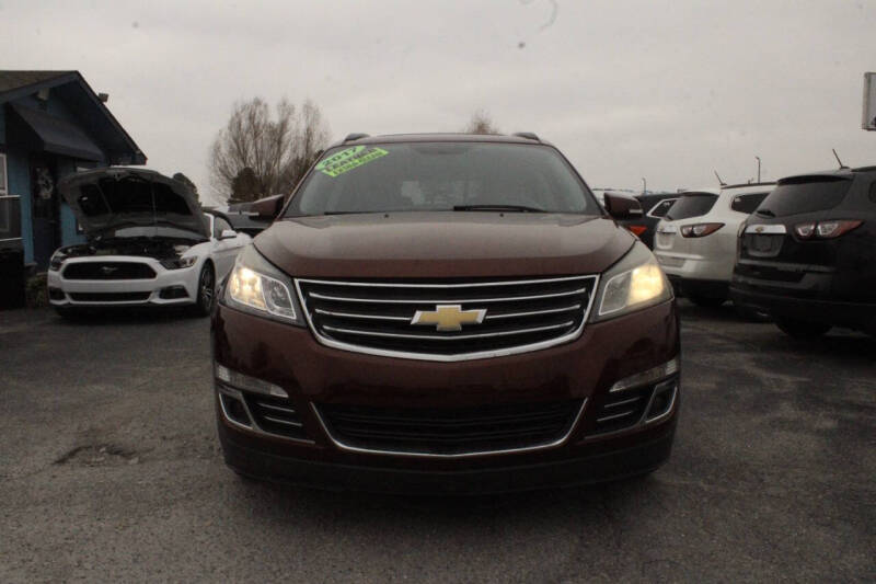2017 Chevrolet Traverse 2LT's photo