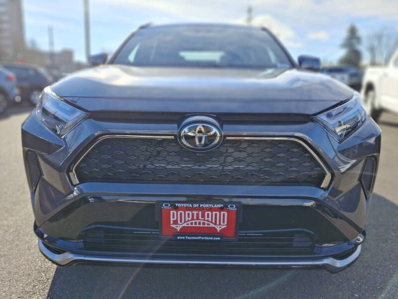 2025 Toyota RAV4 Plug-in Hybrid SE