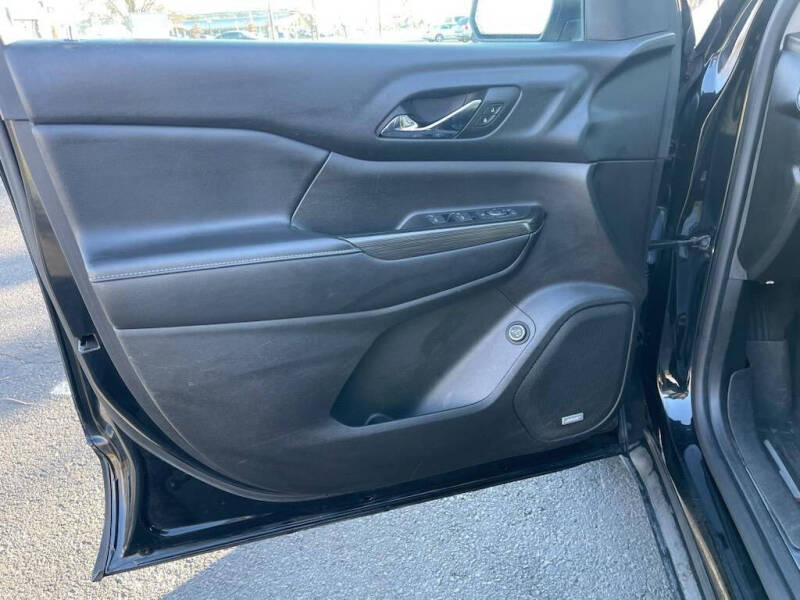 2017 GMC Acadia SLT-1