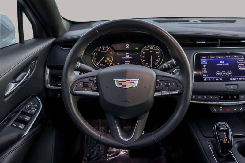 2022 Cadillac XT4 Luxury