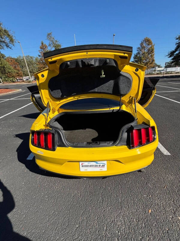 2016 Ford Mustang EcoBoost photo 13