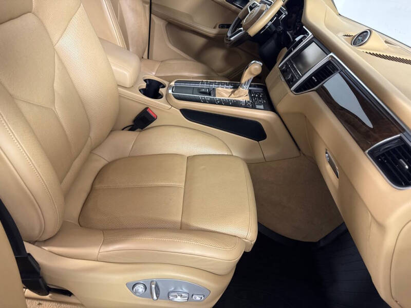 2016 Porsche Macan S