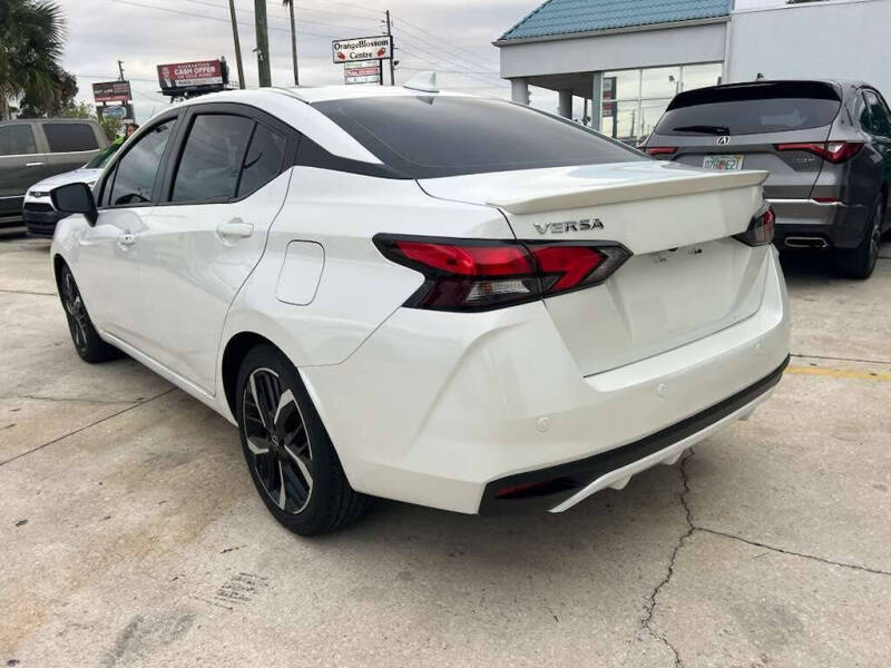 2025 Nissan Versa SR