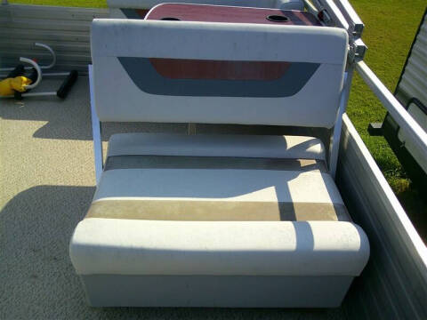 1990 Lowe Boats 242 PONTOON