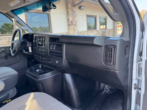 2022 Chevrolet Express 2500