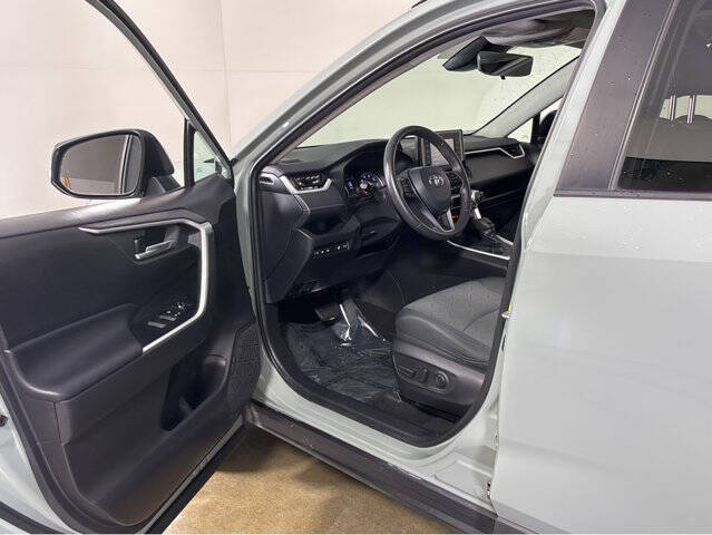 Used 2020 Toyota RAV4 XLE with VIN 2T3P1RFV6LC086841 for sale in Madison, WI
