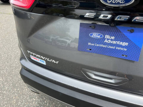 2022 Ford Edge Titanium