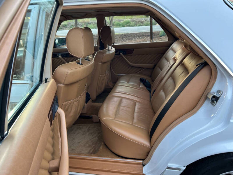 1989 Mercedes-Benz 300-Class 300 SE