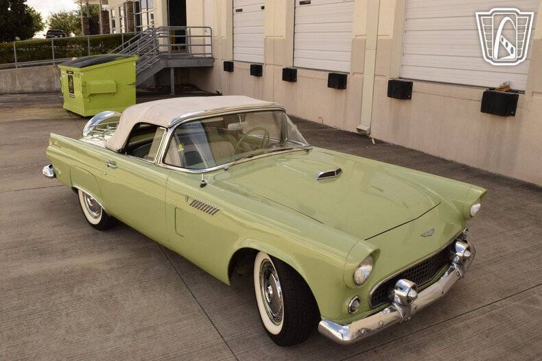 1956 Ford Thunderbird