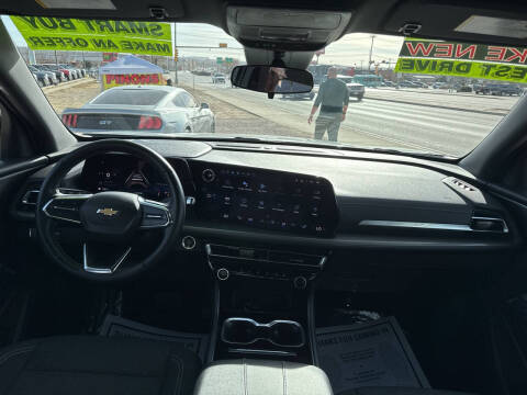 2024 Chevrolet Traverse LT