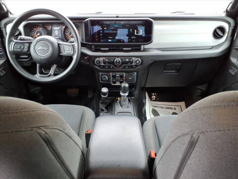 2024 Jeep Gladiator NightHawk