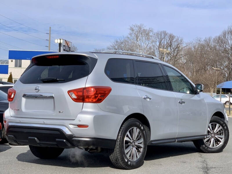 2017 Nissan Pathfinder SV