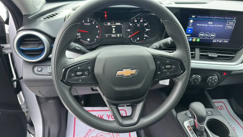 2025 Chevrolet Trax LS